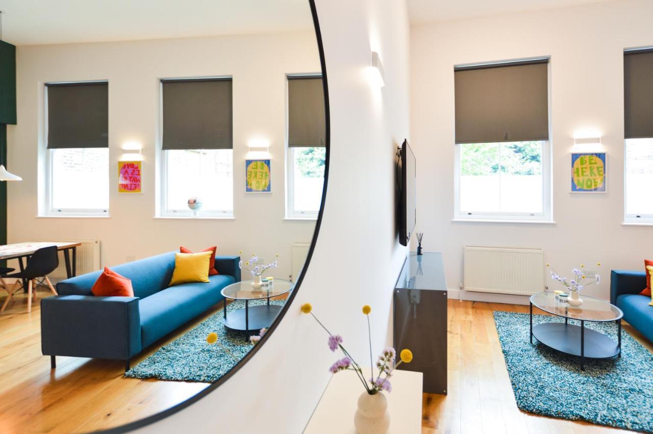 Spacious West Hampstead Apartment With Mezzanine Bedroom By Concept Apartments London Bagian luar foto