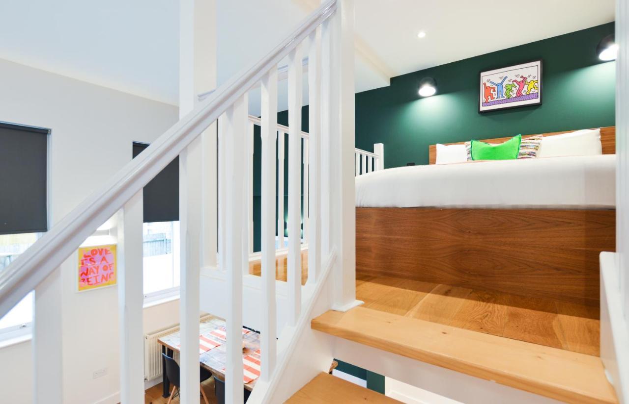Spacious West Hampstead Apartment With Mezzanine Bedroom By Concept Apartments London Bagian luar foto