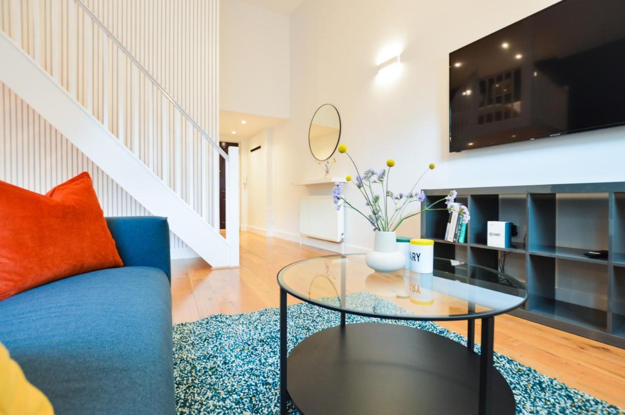 Spacious West Hampstead Apartment With Mezzanine Bedroom By Concept Apartments London Bagian luar foto
