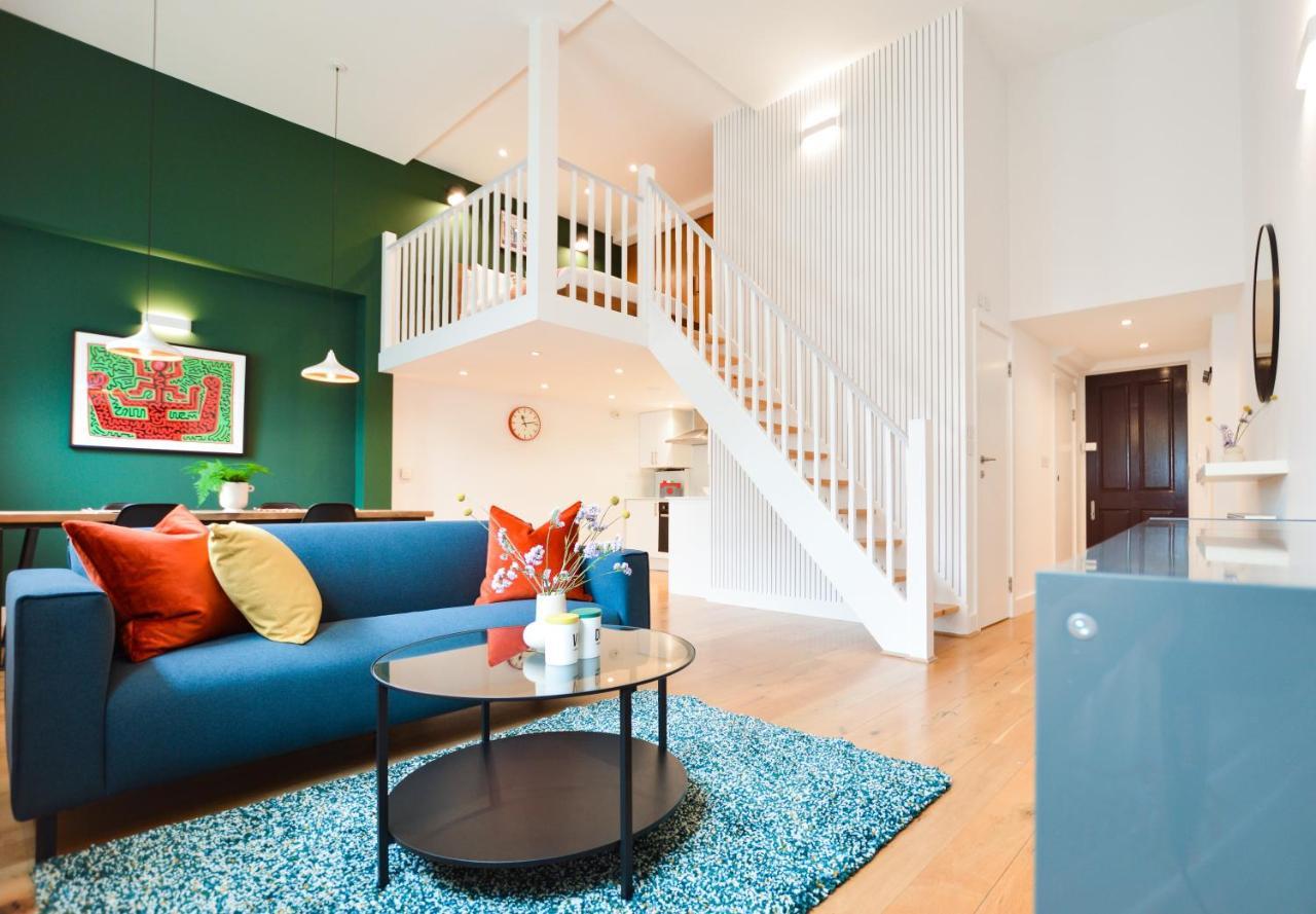 Spacious West Hampstead Apartment With Mezzanine Bedroom By Concept Apartments London Bagian luar foto