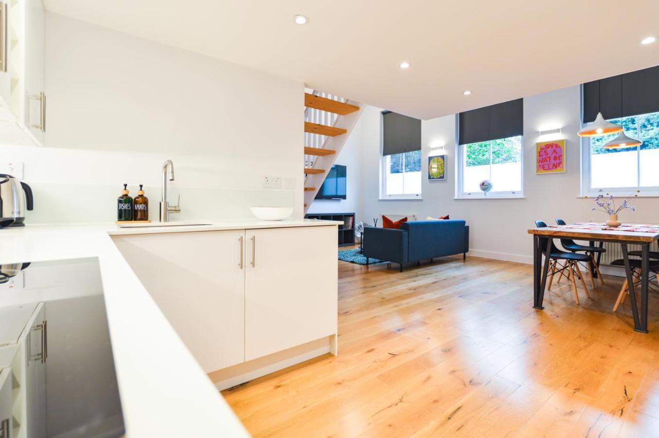 Spacious West Hampstead Apartment With Mezzanine Bedroom By Concept Apartments London Bagian luar foto