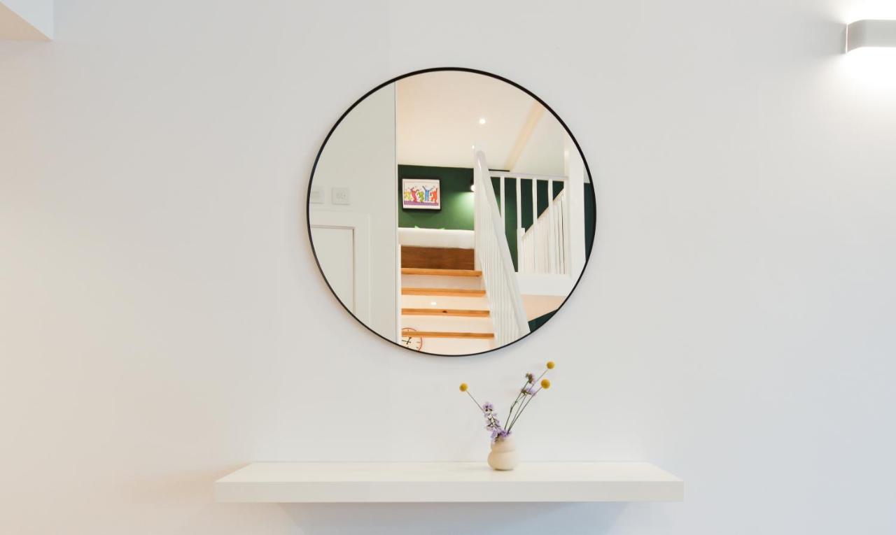 Spacious West Hampstead Apartment With Mezzanine Bedroom By Concept Apartments London Bagian luar foto